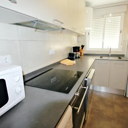 Xavier - Oceanfront With Sea Views In *