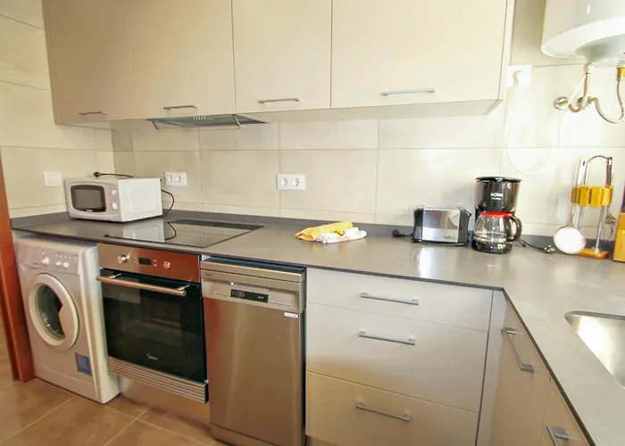 Xavier - Oceanfront With Sea Views In