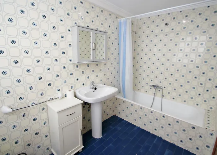 Xavier - Oceanfront With Sea Views In Apartment